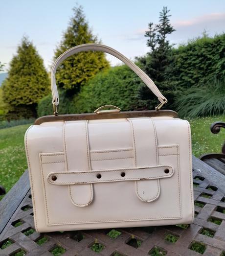 Retro lakovaná kabelka, 