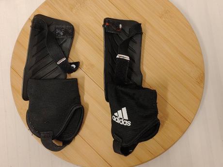 Detské futbalov chrániče ochrana členkov adidas xs,