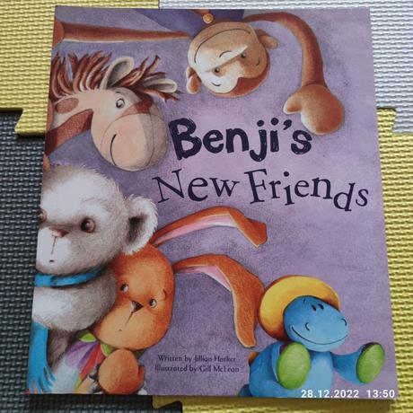 Benji's new friends top stave - p, 