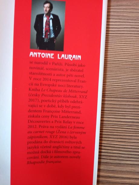 Žena s červeným zápisníkem - antoine laurain,