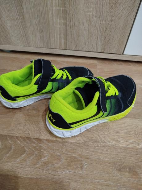 Chlapčenské tenisky, 31