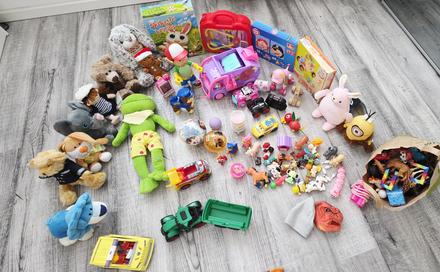 Veľký balík hračiek,