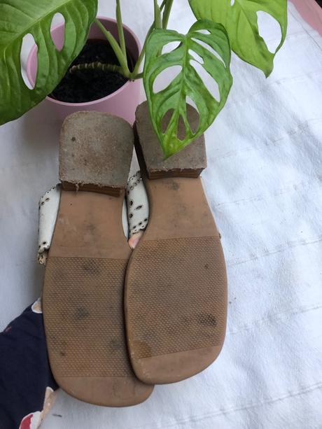 Kožené damske šľapky/ kožené biele šľapky letné, baťa,40