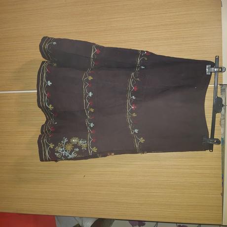 Dievčenska suknicka, 146