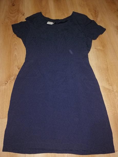 Bodkované šaty, 40