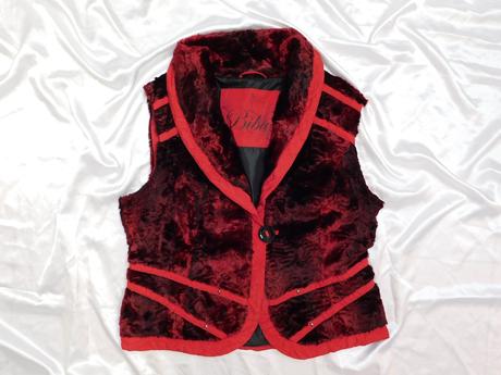 Pekna štylova plišova vesta, 42