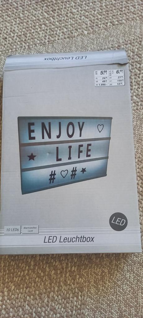 Svietiaca tabuľa led, 