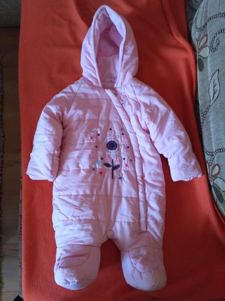 Overal s nozickami, 74