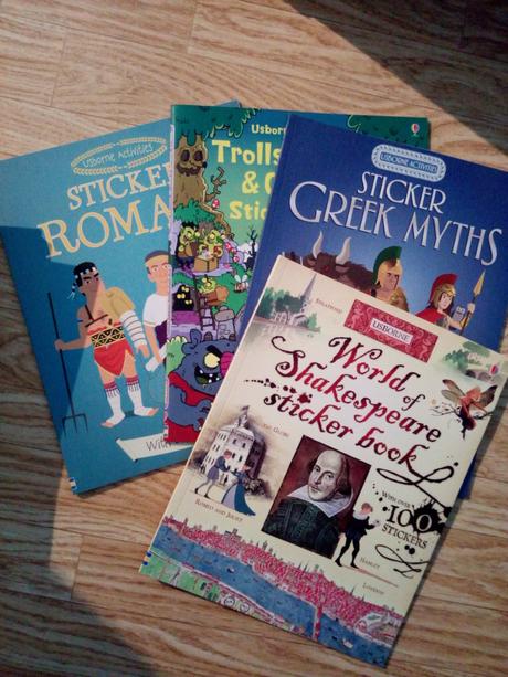 Usborne knihy s nálepkami,