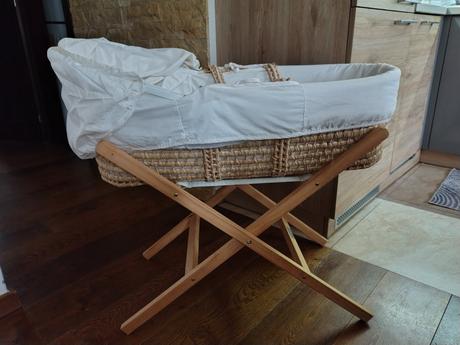 Predáme košík so stojanom pre novorodenca, šírka (cm): 45,dĺžka (cm): 90