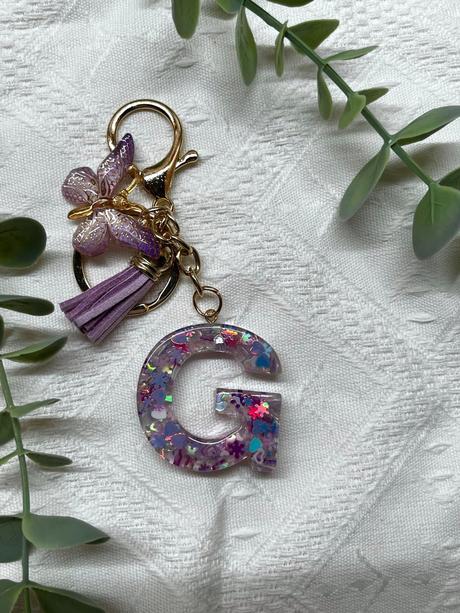 Ručne vyrobené živicové kľúčenky, 