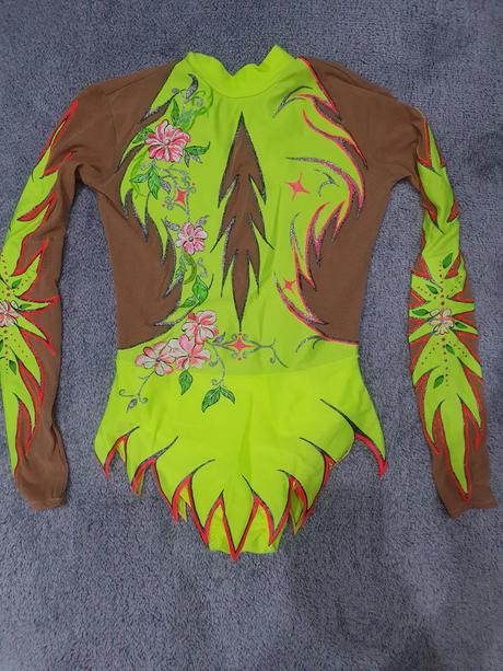 Dres na krasokorčuľovanie, 140