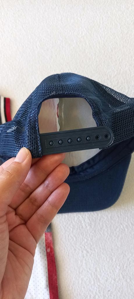 Tielko a šiltovka, terranova,104