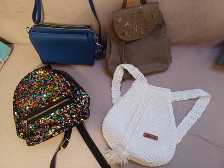 Háčkovaný ruksačik, 