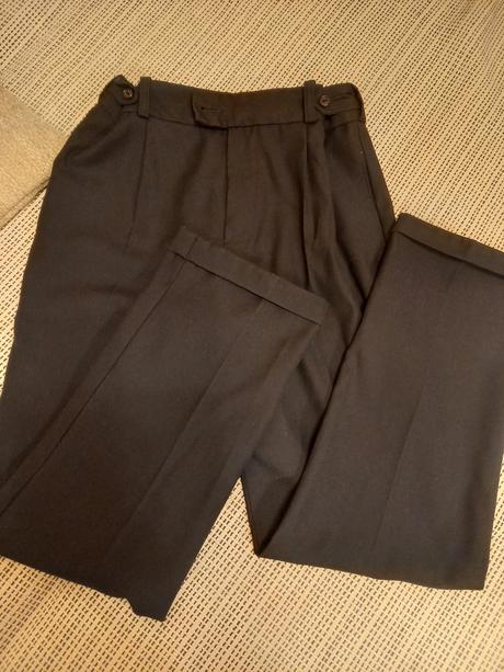 Elegantné nohavice, 140