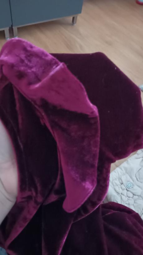 Krásne zamatové šaty s volánikmi, reserved,116