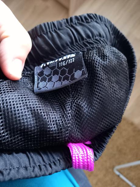 Športové nohavice, 116