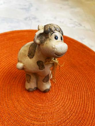 Keramická kravička do kuchyne,