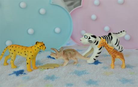 Safari figúrky+dinosaurus,