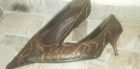 Slávnostný zlatý korzet, m