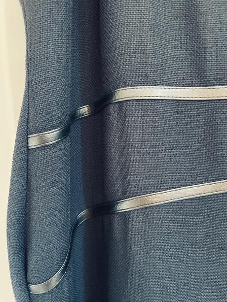 Šaty na ramienka a sako, 42