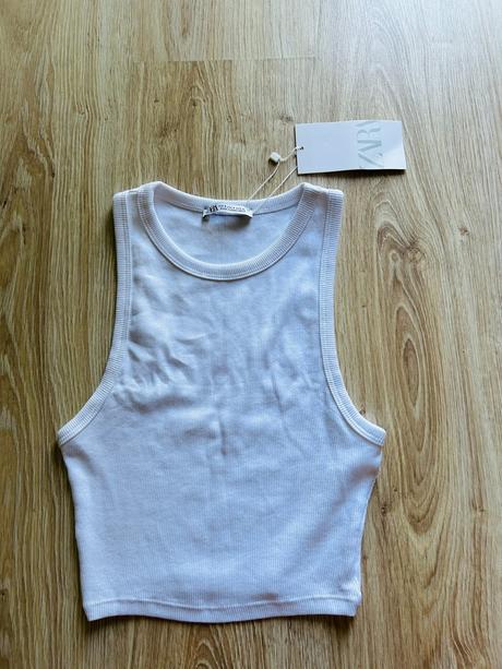 Skvelé vrúbkované crop tielko značky zara, zara,s