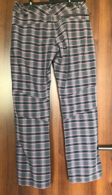 Sportove nohavice, l