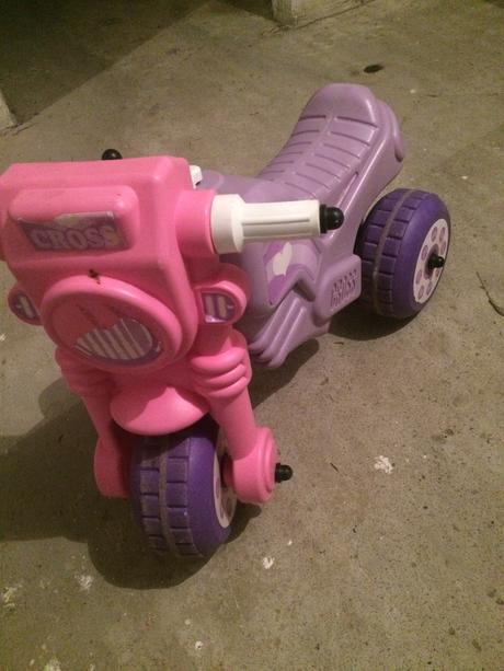 Motorka odrážadlo fialové,