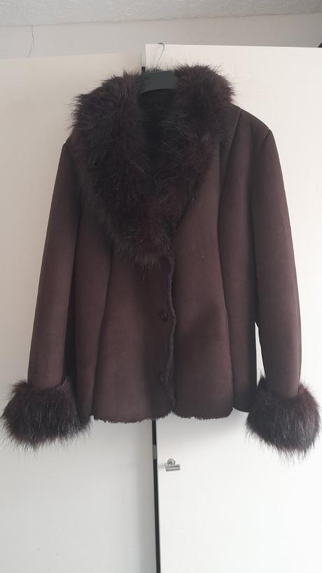 Krátky kozustek, 44