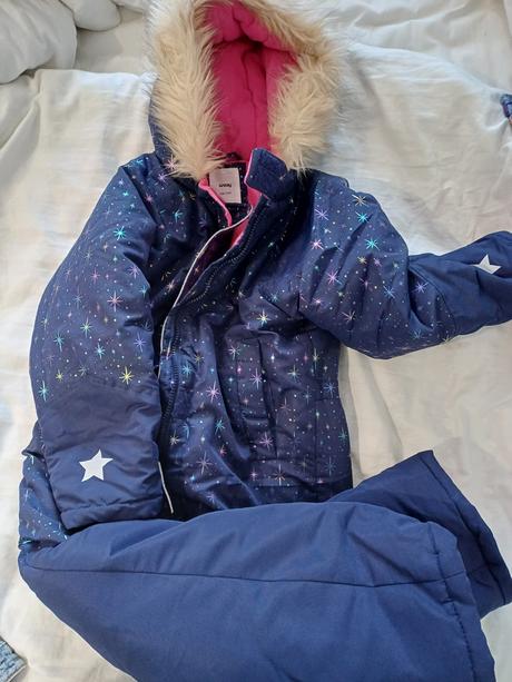 Overal do snehu, sinsay,128