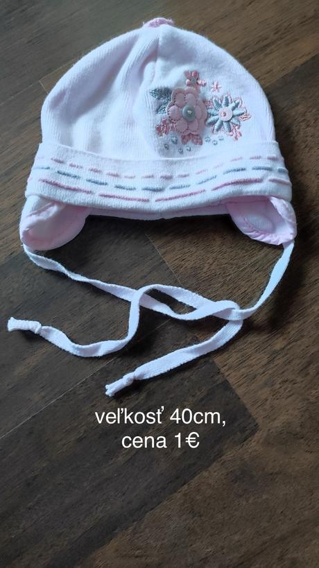 Čiapky, <50