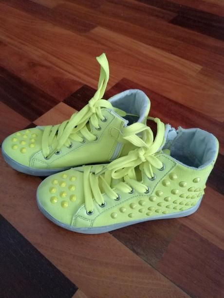 Tyrkysové tramky, lelli kelly,31