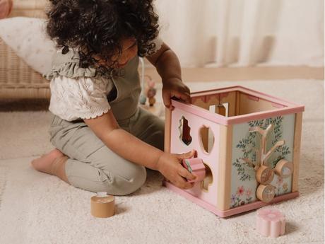 Little dutch kocka s aktivitami drevená fairy gard,