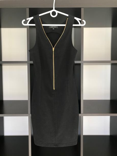 Čierne šaty amisu so zlatým zipsom, amisu,34