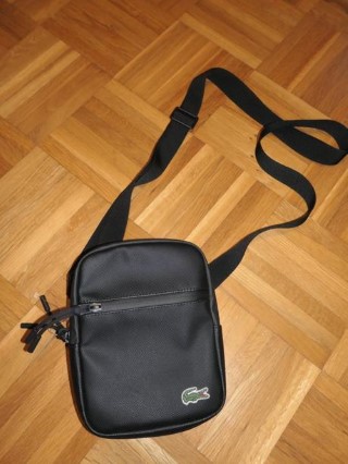 Lacoste original luxusna nepouzivana crossbody, lacoste