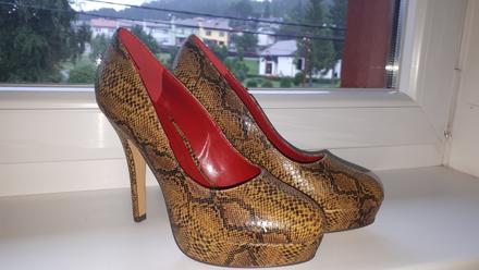 Lodicky na platforme veľ. 37 aftershock london, 37