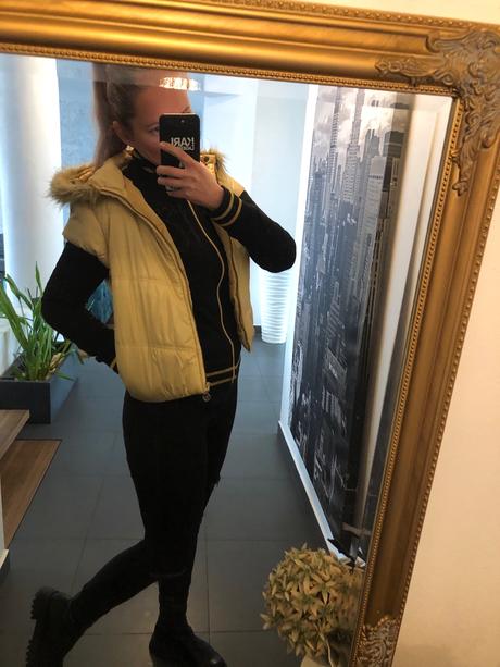 Zlatá vesta s mikinou terranova v. m, m