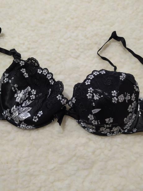 Saténová podprsenka, s