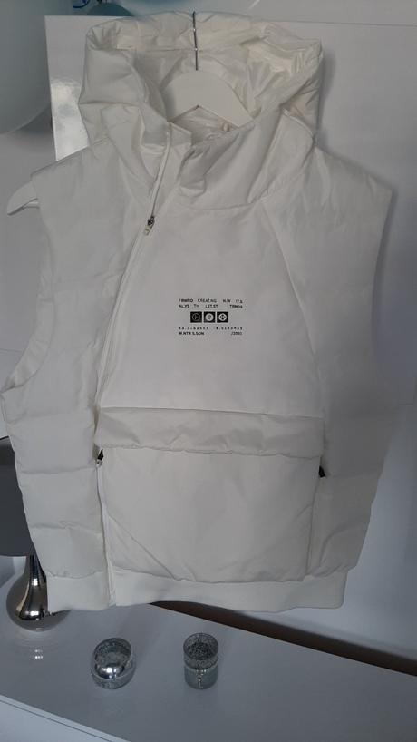 Chlapcenska vesta zn.zara, zara,164