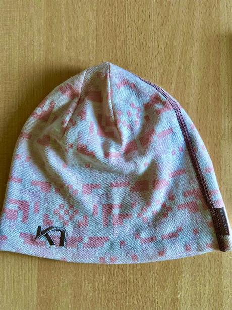 Vlnená čiapka nórskej značky kari traa, 