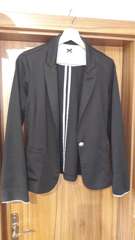 Cierne sako, reserved,40