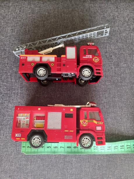 Požiarne auto 2 ks,