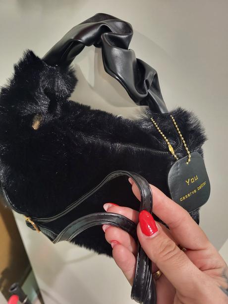 Kožušinková kabelka-čierna, 