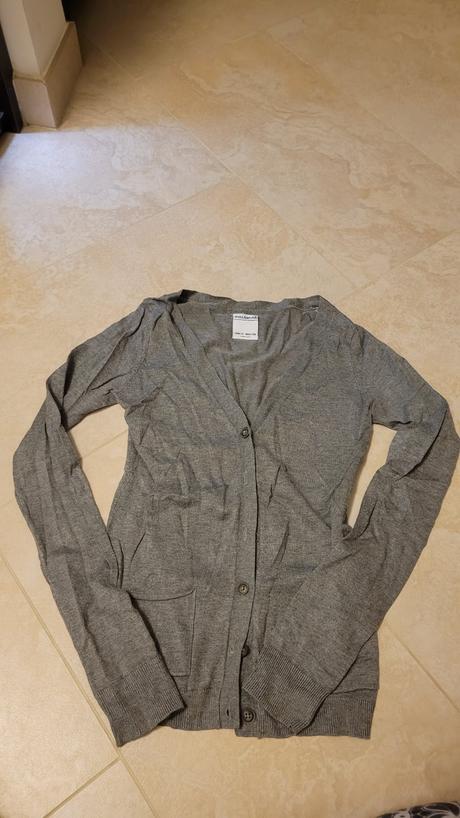 Svetrik v strih s vreckami, pull&bear,s