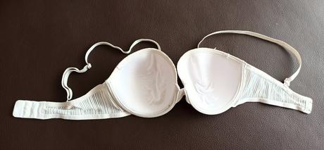 Posledné 3 kusy - biele podprsenky super stav, l