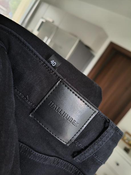 Hallhuber čierne elastické rifle s vysokým pásom, l
