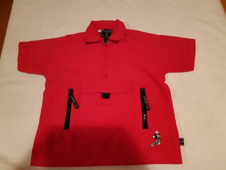 Červená košeľa, 128