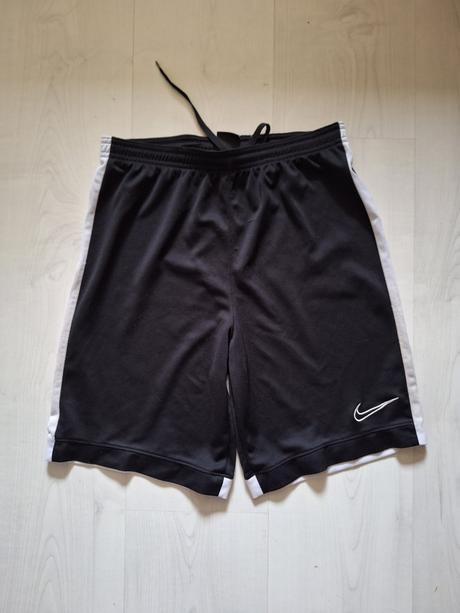 Šortky, nike,164