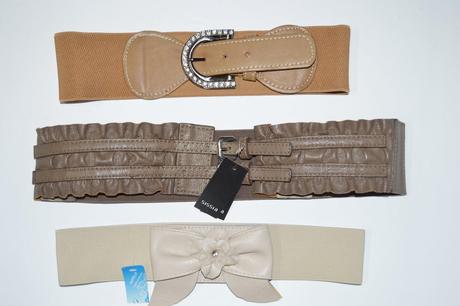 Štýlový dámsky opasok s kožušinkou a kamienkami, 