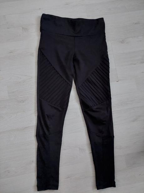 Športové legíny č.140, primark,140